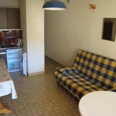 Joli Studio Avec Coin Cabine Avec Belle Terrasse *
